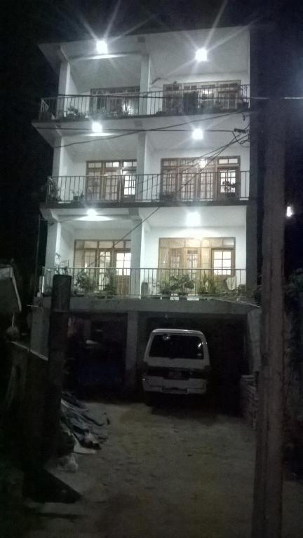 Канди: Old Town Hotel