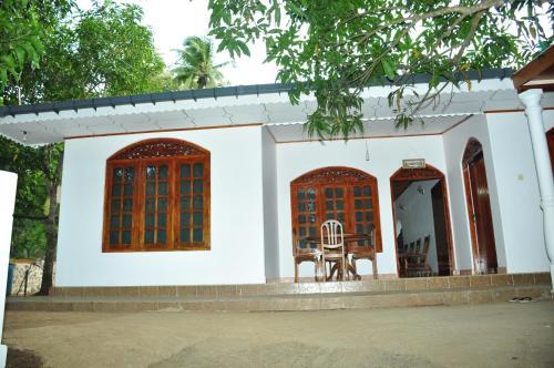 Тангалла: Dinuri villa