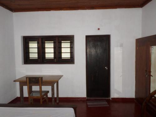 Тангалла: Ovinka home stay