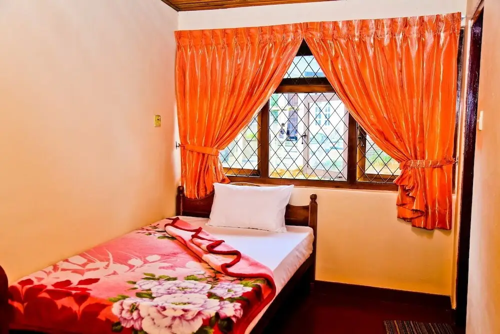 Нувара-Элия: Pleasure Inn