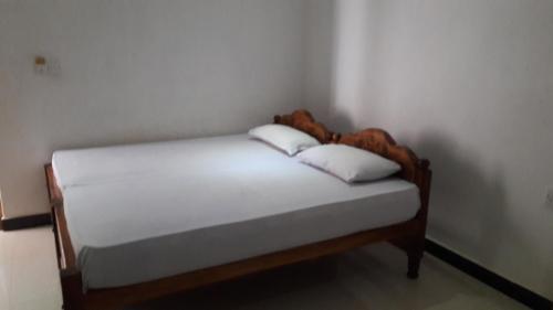 Нилавели: Galaxy Beach Hotel