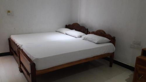 Нилавели: Galaxy Beach Hotel
