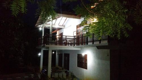 Диквелла: Breath House