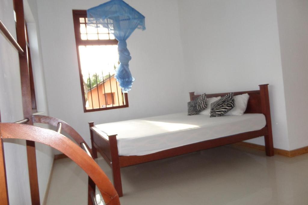 Амбалангода: Sena Home