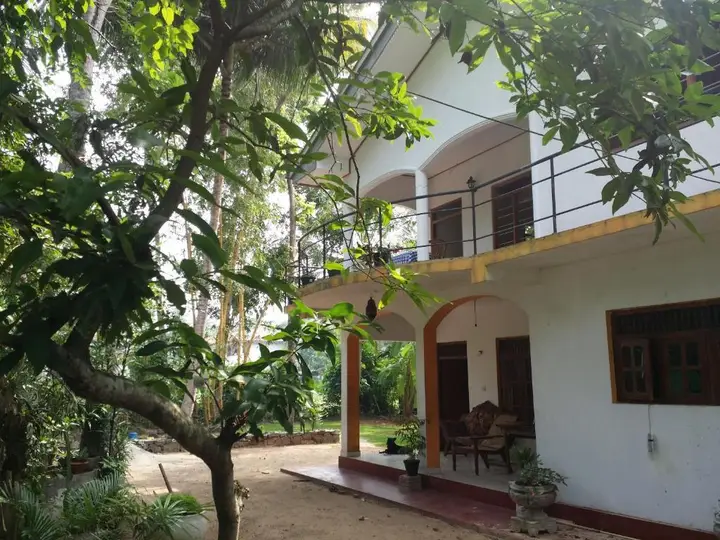 Хиккадува: Pathum Family Home