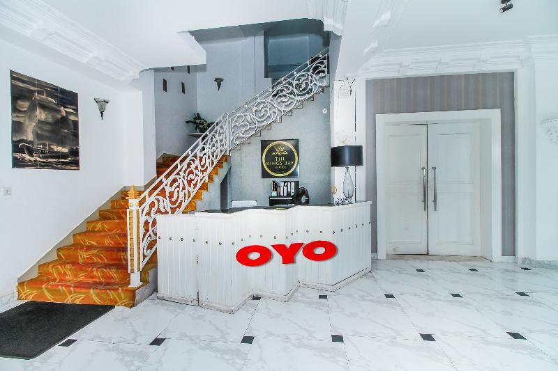Негомбо: The Kings Bay Hotel by OYO Rooms