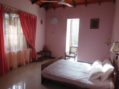Тангалла: The Mon Raeve Hostel