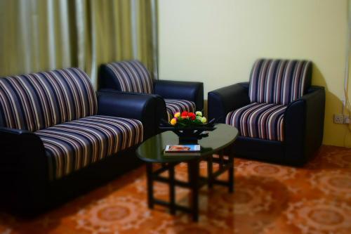 Нилавели: Kinniya INN & Suites