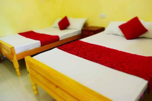 Нилавели: Kinniya INN & Suites