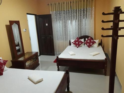Канди: Sunflower Holiday Inn