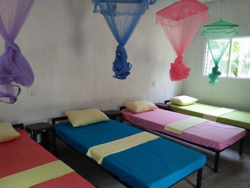 Диквелла: Helena Hostel