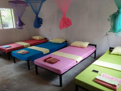 Диквелла: Helena Hostel