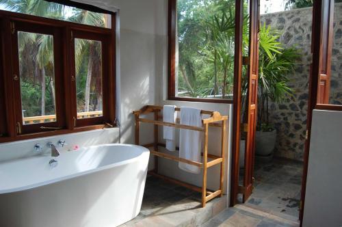 Матара: Ratnakara, a luxury 5 bed fully staffed Villa