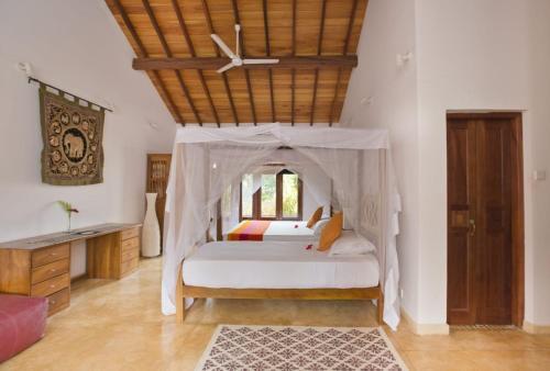 Матара: Ratnakara, a luxury 5 bed fully staffed Villa
