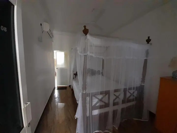 Велигама: Privet Villa Lion Place in Waligama has 10 Beds Rooms With one Family Rooms