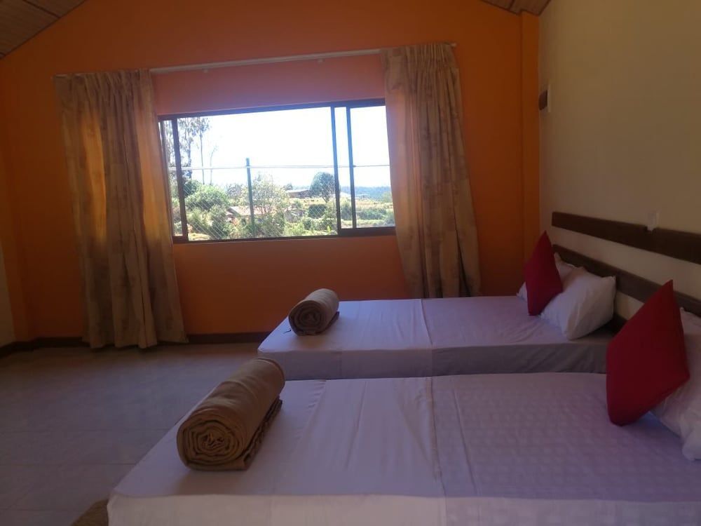 Нувара-Элия: Jayasinghe Cottages & Food Court