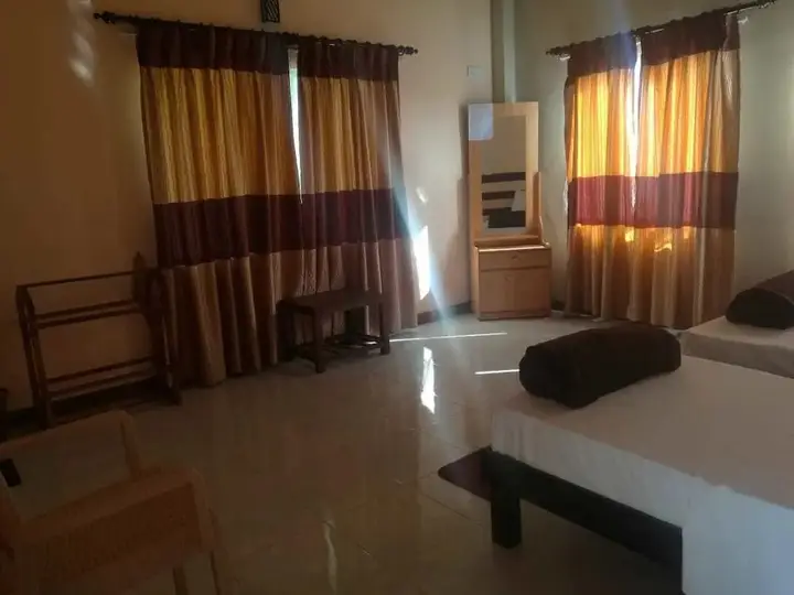 Нувара-Элия: Jayasinghe Cottages & Food Court