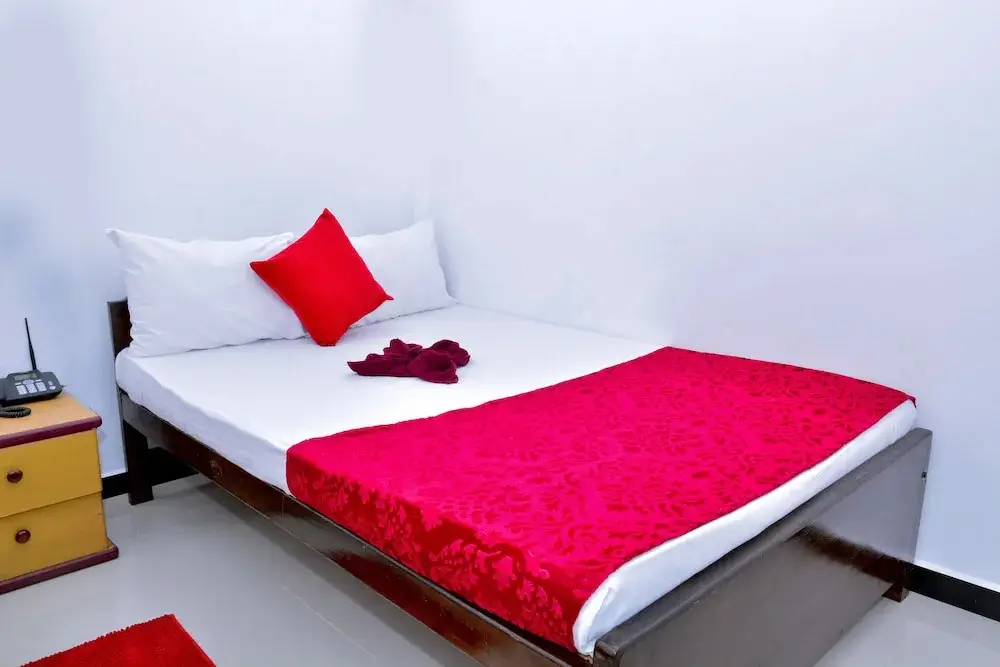 Тринкомали: Hotel Aathithan Trincomalee