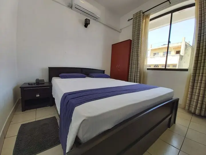 Коломбо: Hotel Krishco