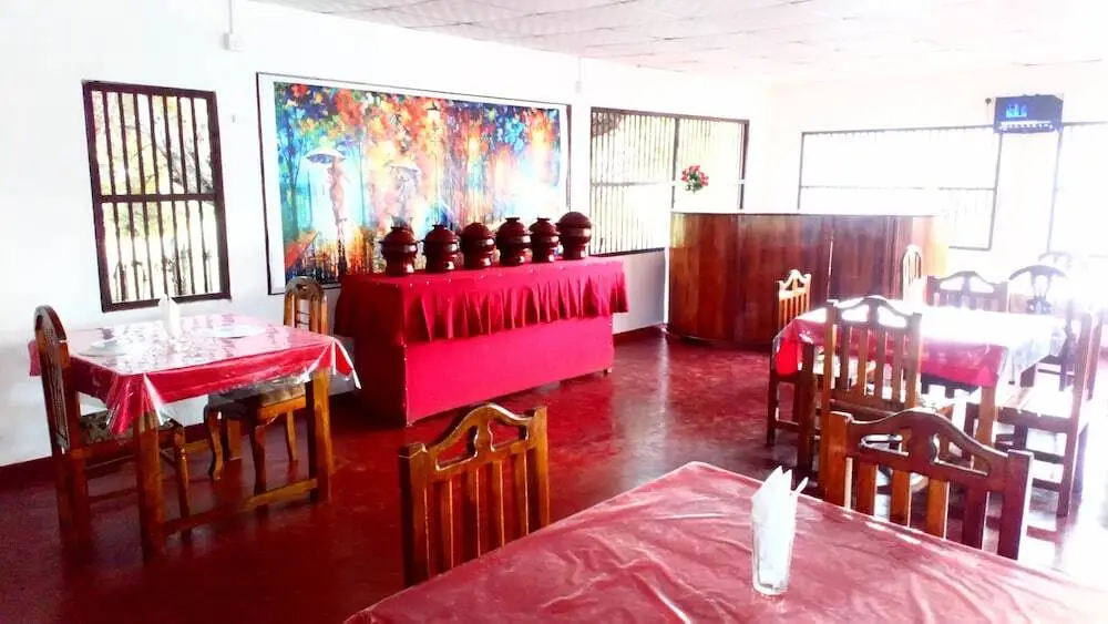 Тринкомали: Nilaveli Hotel Onethra