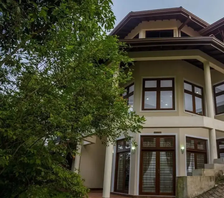 Галле: Villa Bonheur