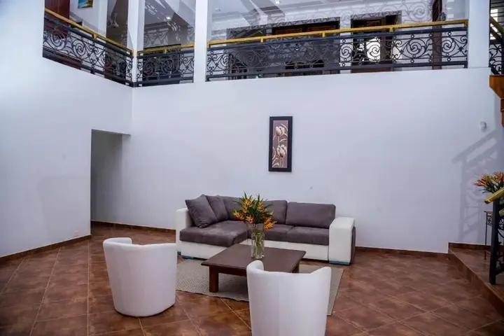 Галле: Villa Bonheur
