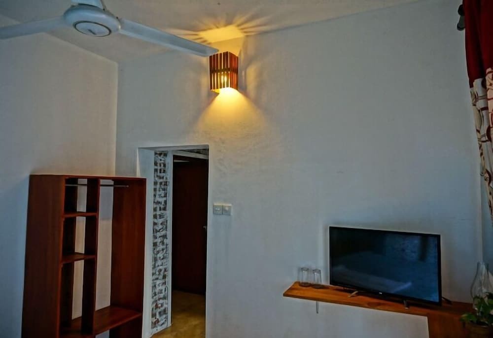 Негомбо: Hotel Nathariya Negombo