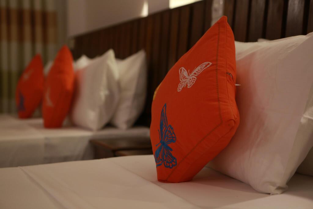 Хиккадува: Cozy Sew View Inn