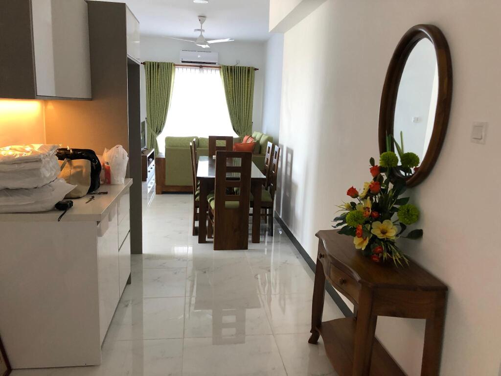 Гора Lavinia: Sea Breeze, New 3 Bedroom Beach Front Apartment