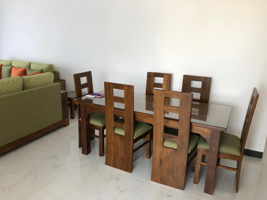Гора Lavinia: Sea Breeze, New 3 Bedroom Beach Front Apartment