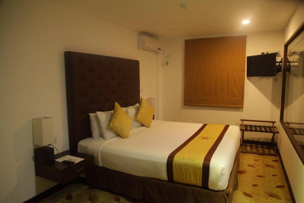 Коломбо: City Hotel Colombo 02