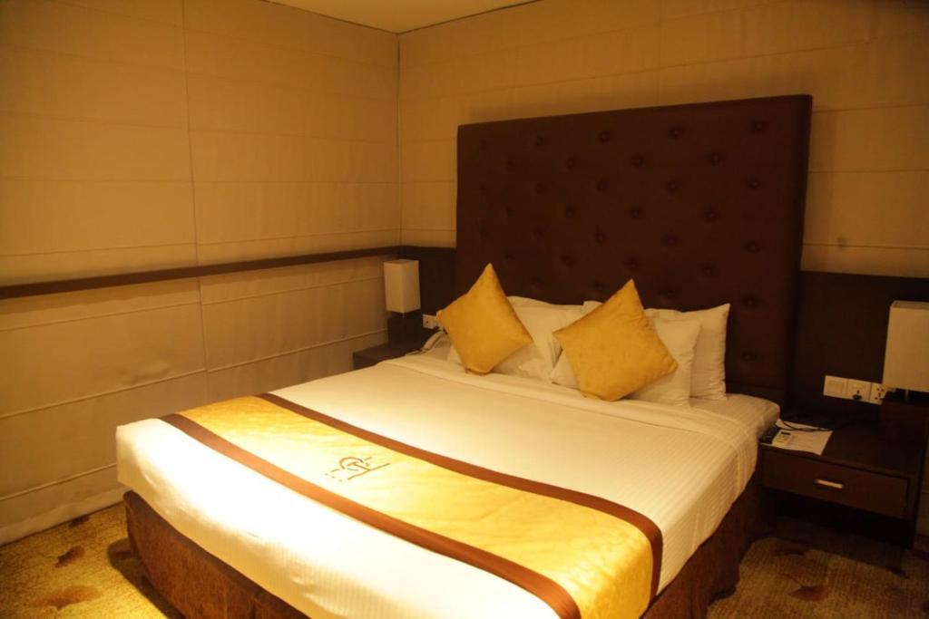 Коломбо: City Hotel Colombo 02