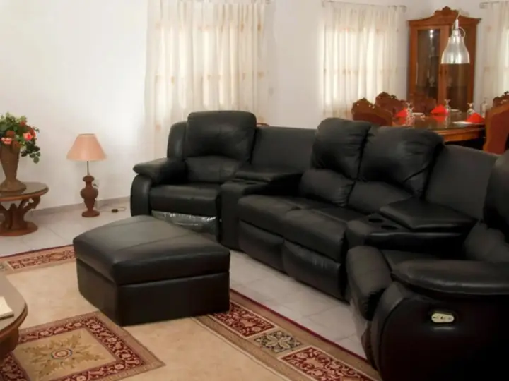 Ратнапура: Laya Leisure