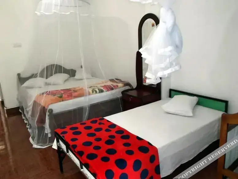 Наллатанния: Achinika Holiday Inn