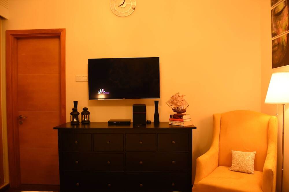 Коломбо: Carlsen Residence