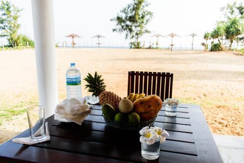 Хамбантота: Ladja Beach Resort