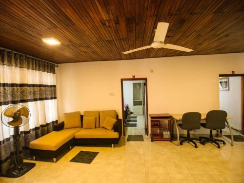 Элла: My Hostel
