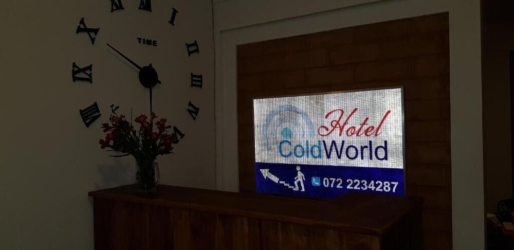 Нувара-Элия: Hotel Coldworld