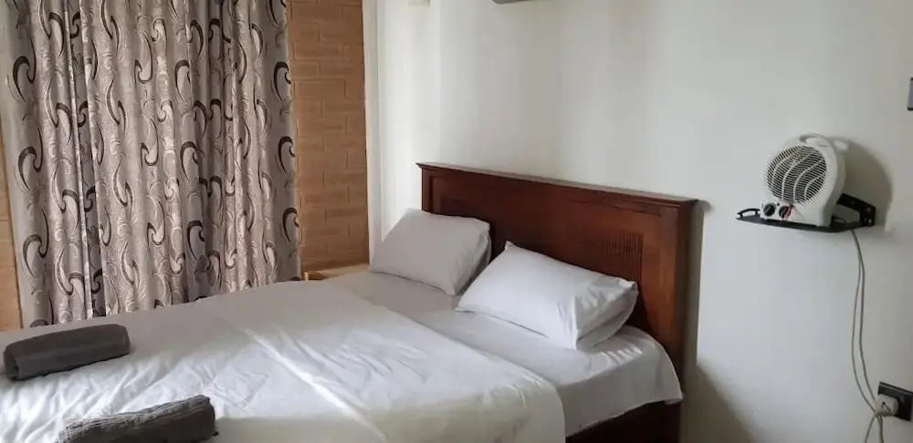 Нувара-Элия: Hotel Coldworld