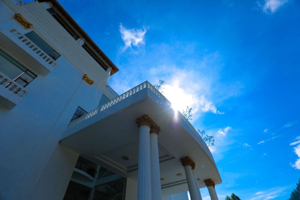 Канди: Bellwood Hills Resort & Spa