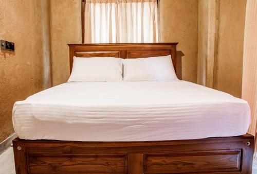 Канди: Manusath Holiday Inn