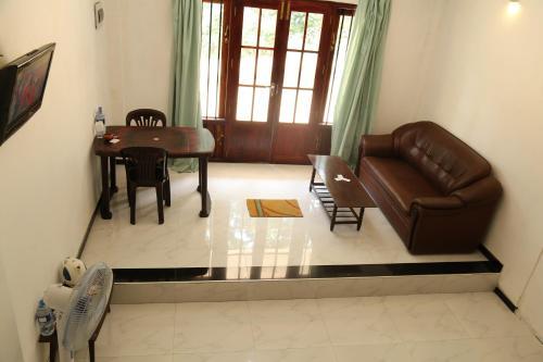 Канди: Manula residence