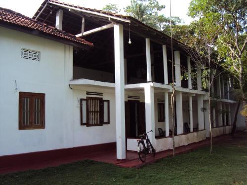 Ахангама: Siri medura surf yoga meditation guesthouse and hostel