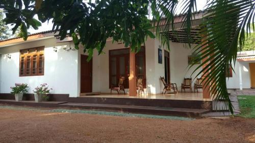 Анурадхапура: Hemamala Bungalow