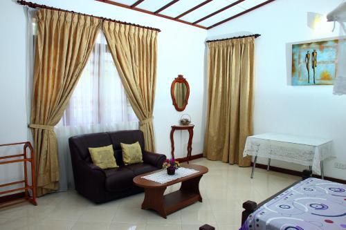 Анурадхапура: Hemamala Bungalow