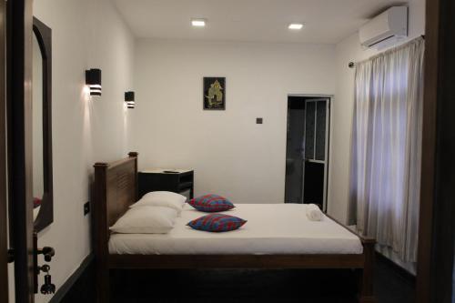 Пиннавала: Pinawala Holiday Bungalow