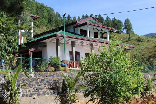 Богаванталава: Ayubowan Holiday Resort
