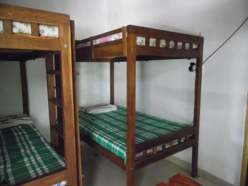 Катарагама: Aura Holiday Inn
