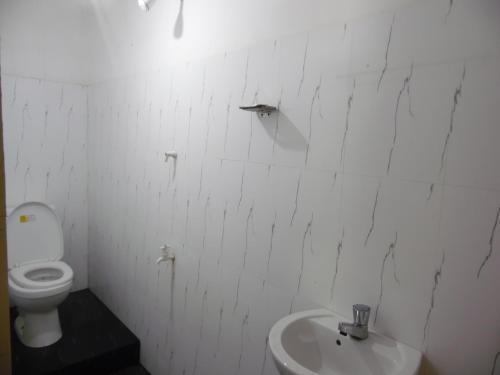 Катарагама: Aura Holiday Inn