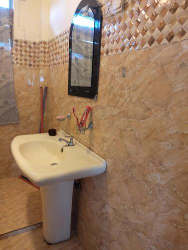 Нувара-Элия: Budget hostel